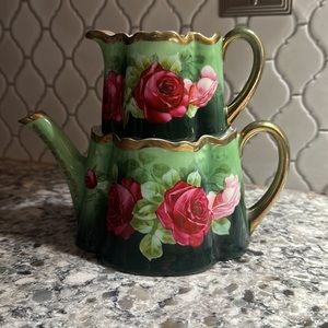 Royal Vienna, Peinture Alamain teapot and creamer set. Bavaria Z.S&C